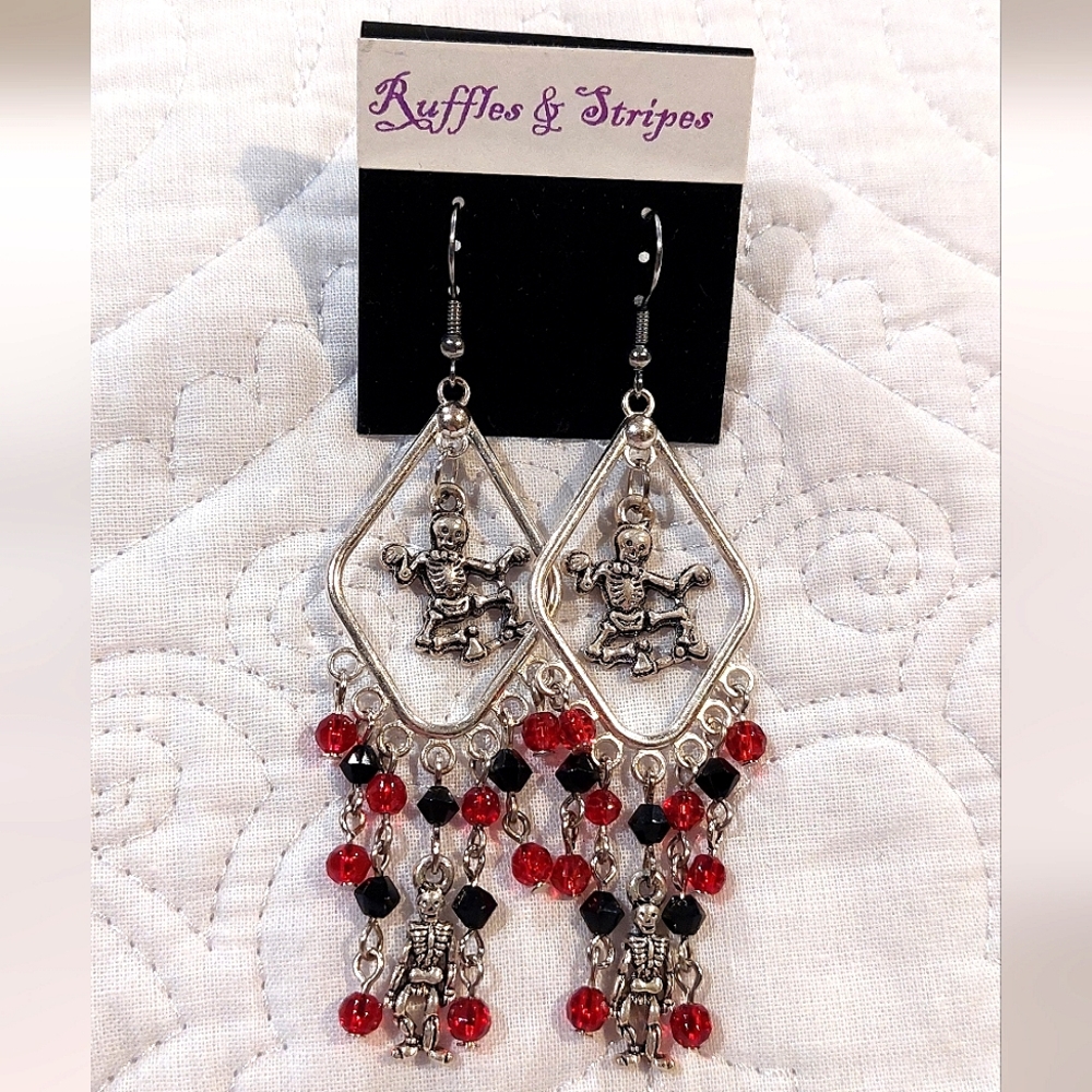 Ruffles & Stripes Chandelier Skeleton Red and Black Glass Bead Earrings NWT